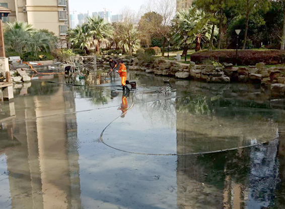 贵定景观池淤泥清理