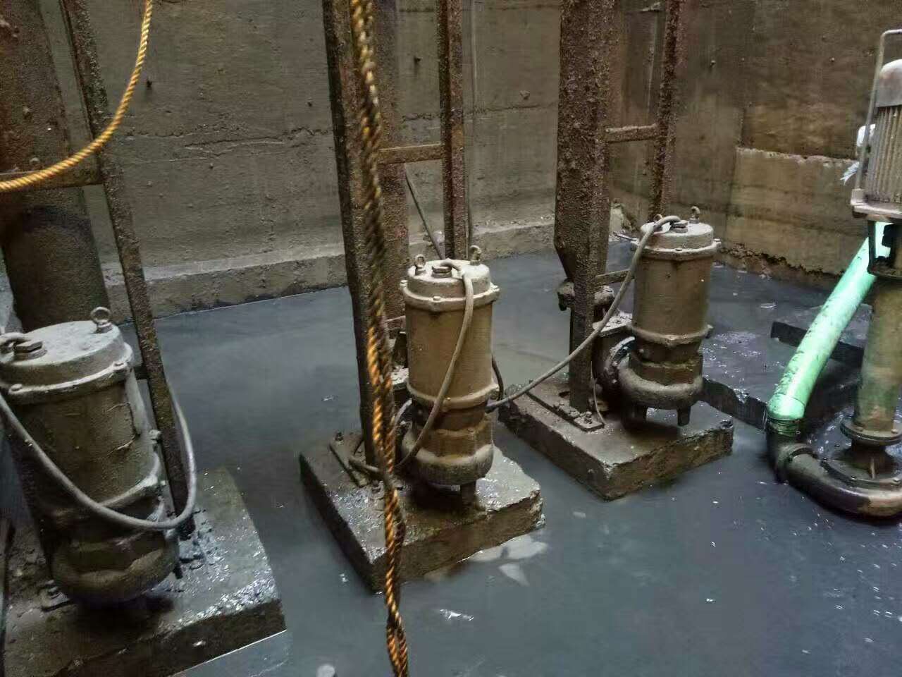 贵定污水池清理