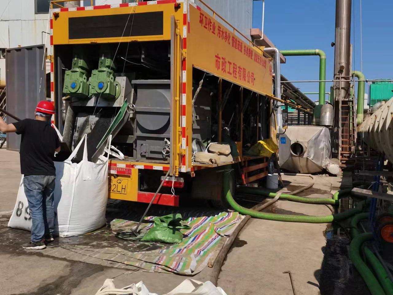 贵定淤泥压干处理